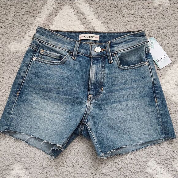 Guess Medium Wash Jean Short Size 24 - Picture 1 of 7